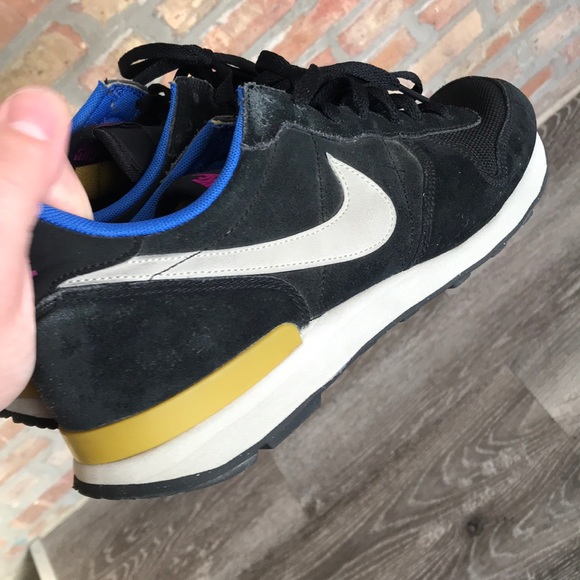 Nike - Picture 8 of 16